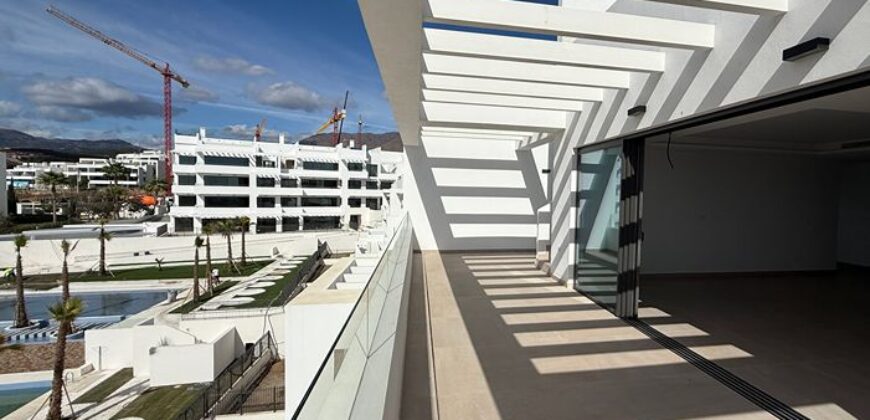 3 bed Penthouse with Sea Views and a private pool in Estepona