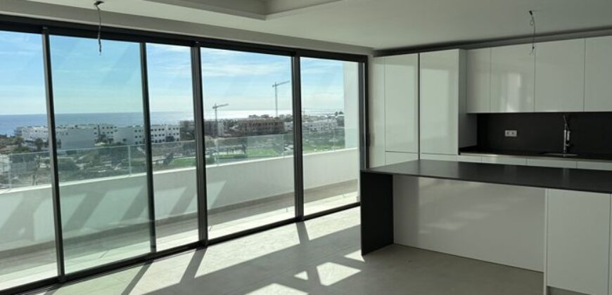 2 bed Penthouse with Sea Views and Private Pool in Estepona