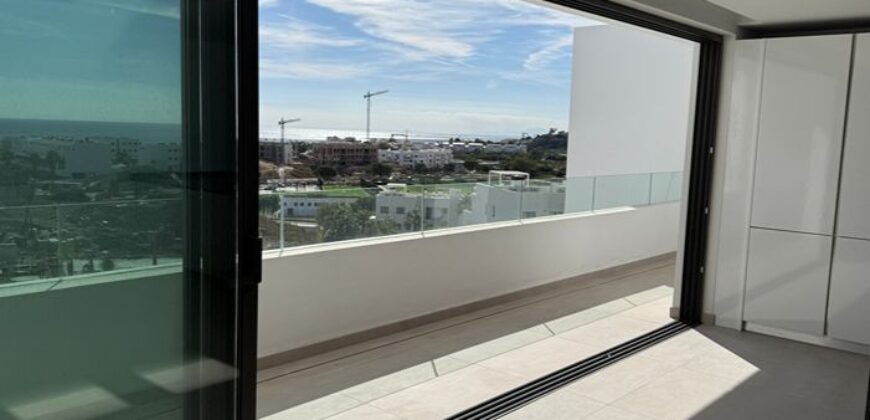 2 bed Penthouse with Sea Views and Private Pool in Estepona