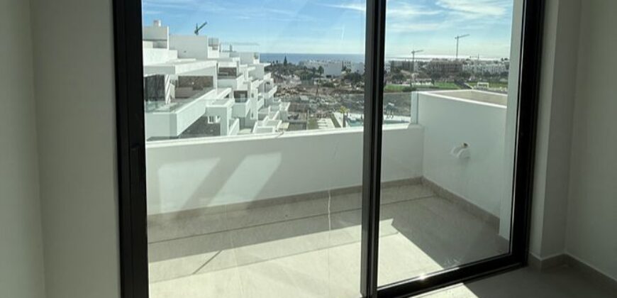 2 bed Penthouse with Sea Views and Private Pool in Estepona