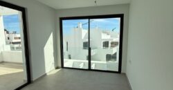 2 bed Penthouse with Sea Views and Private Pool in Estepona