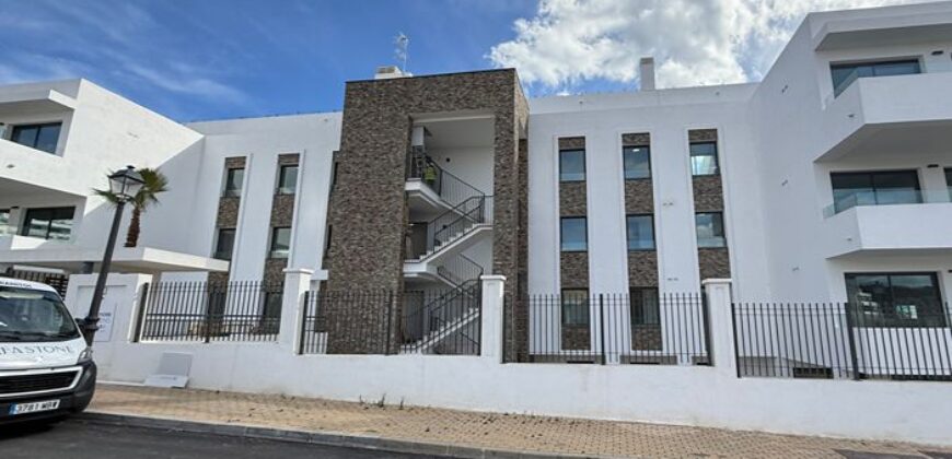 2 bed Penthouse with Sea Views and Private Pool in Estepona