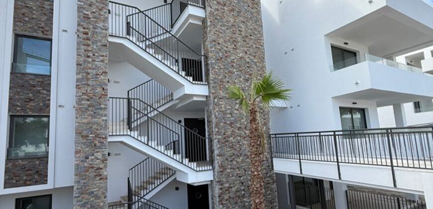 3 bed Penthouse with sea views and a private pool in Estepona