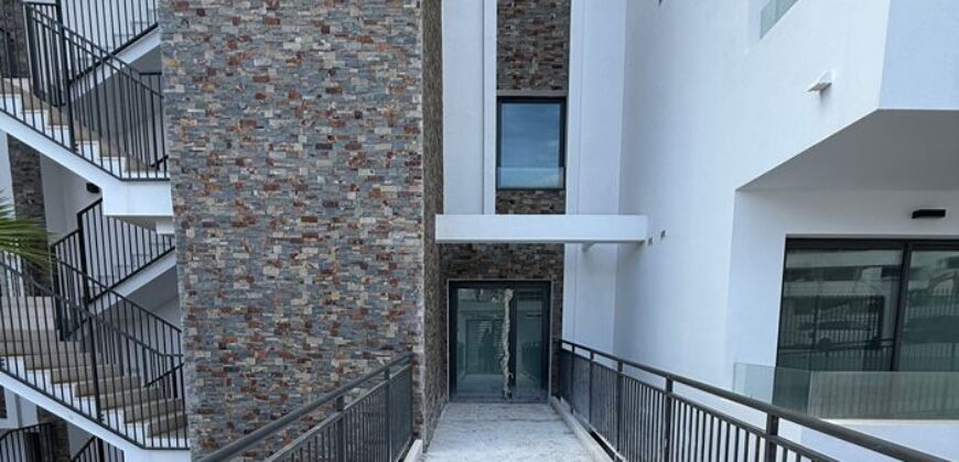 3 bed Penthouse with Sea Views and a private pool in Estepona