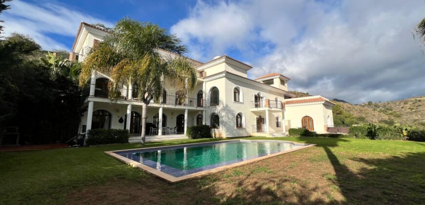 Stunning Villa in El Paraíso