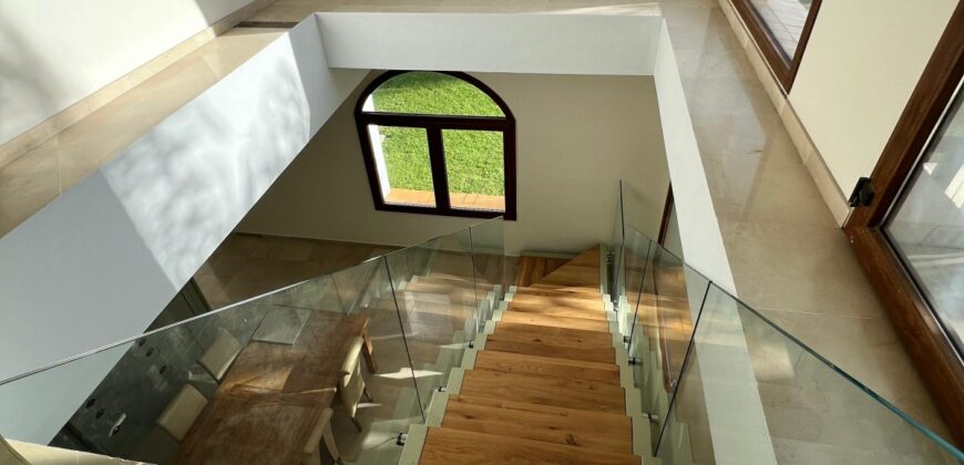 Stunning Villa in El Paraíso