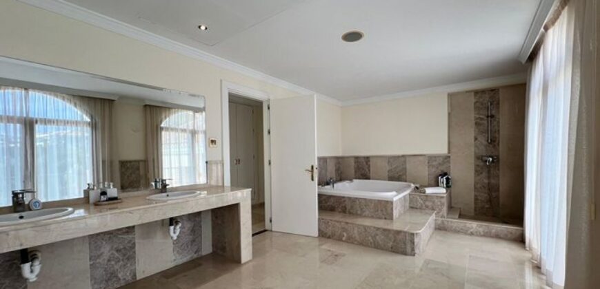 Stunning Villa in El Paraíso