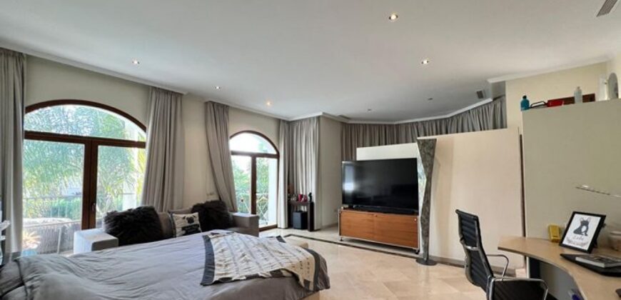 Stunning Villa in El Paraíso