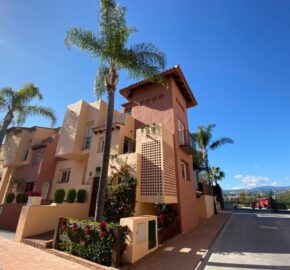 4 bed Townhouse in Nueva Andalucía