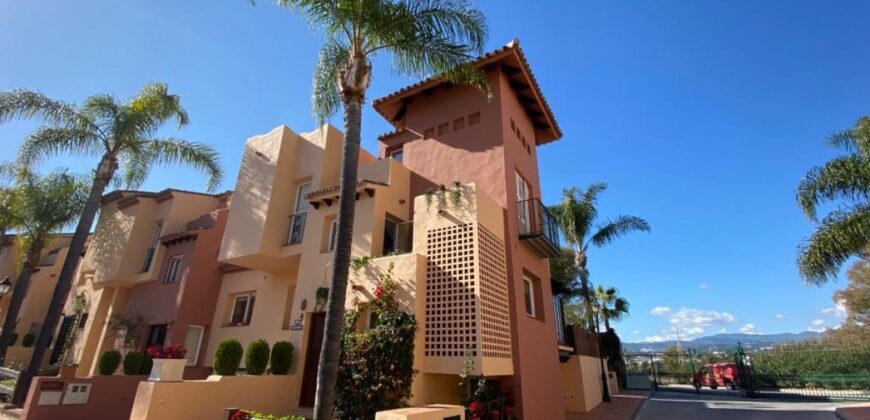 4 bed Townhouse in Nueva Andalucía