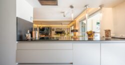 Fully Refurbished Luxury Apartment in Lorcrimar, Nueva Andalucía