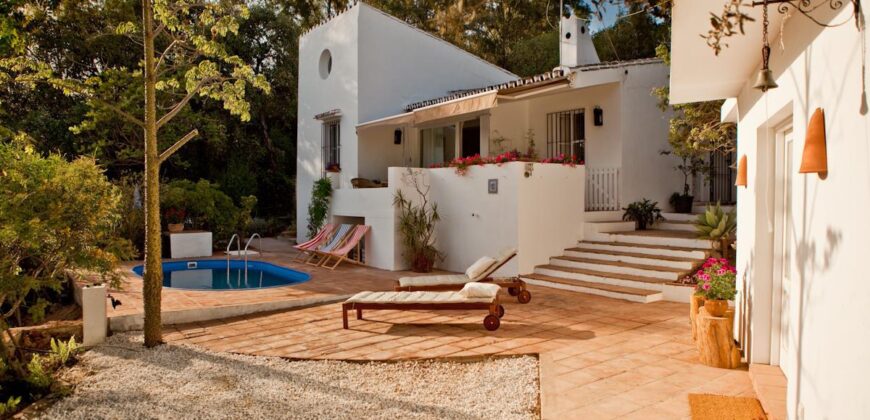 Charming Andalusian-Style Villa in Las Lomas, El Padron – Estepona