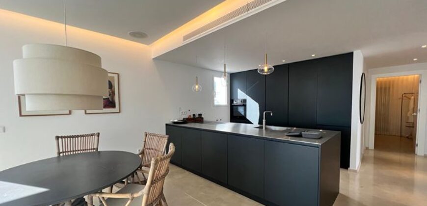 Gorgeous front-line penthouse in the vibrant marina of Puerto Banus