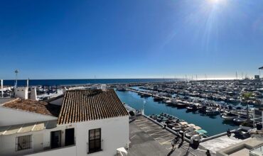 Gorgeous front-line penthouse in the vibrant marina of Puerto Banus