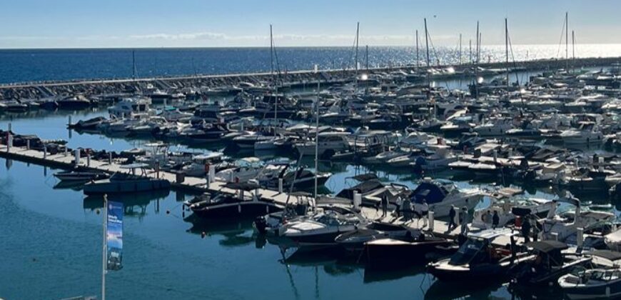 Gorgeous front-line penthouse in the vibrant marina of Puerto Banus