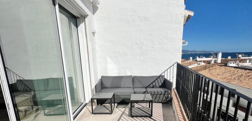 Gorgeous front-line penthouse in the vibrant marina of Puerto Banus
