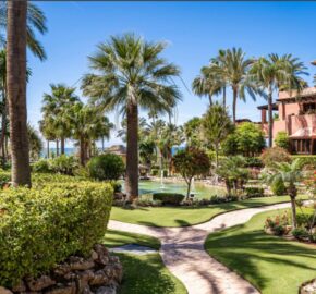 Fully Renovated 3 bed Ground Floor Apartment in Torre Bermeja, Estepona