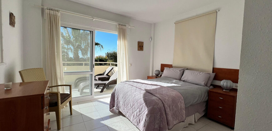 Mediterranean-style 5 bed villa with mature garden and swimming pool in Marbesa