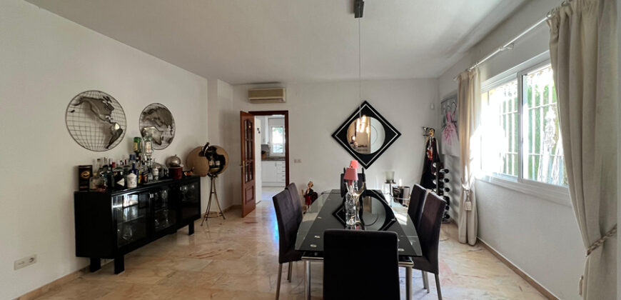 Mediterranean-style 5 bed villa with mature garden and swimming pool in Marbesa