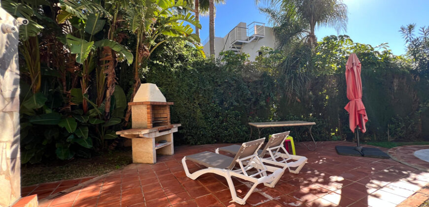 Mediterranean-style 5 bed villa with mature garden and swimming pool in Marbesa