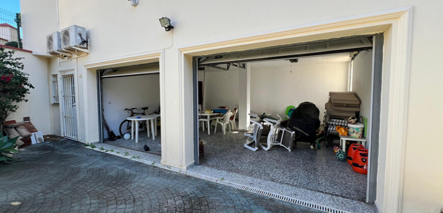 Mediterranean-style 5 bed villa with mature garden and swimming pool in Marbesa