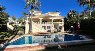 Mediterranean-style 5 bed villa with mature garden and swimming pool in Marbesa