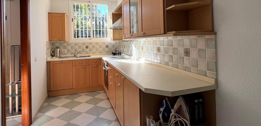 Mediterranean-style 5 bed villa with mature garden and swimming pool in Marbesa