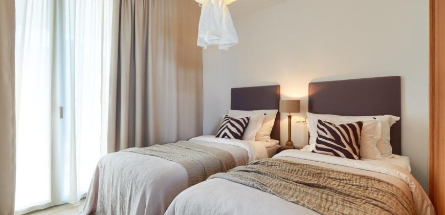 A modern 6-bedroom frontline golf villa located in El Campanario, Estepona East