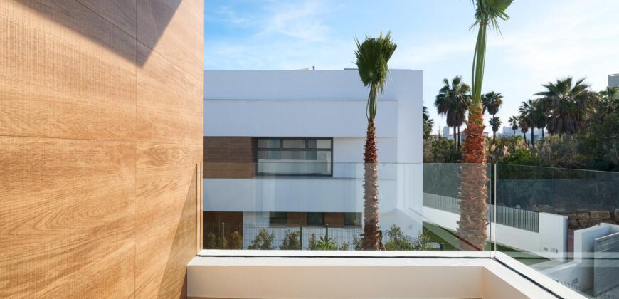 A modern 6-bedroom frontline golf villa located in El Campanario, Estepona East