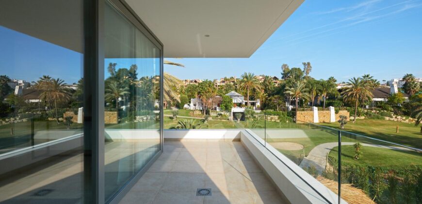 A modern 6-bedroom frontline golf villa located in El Campanario, Estepona East