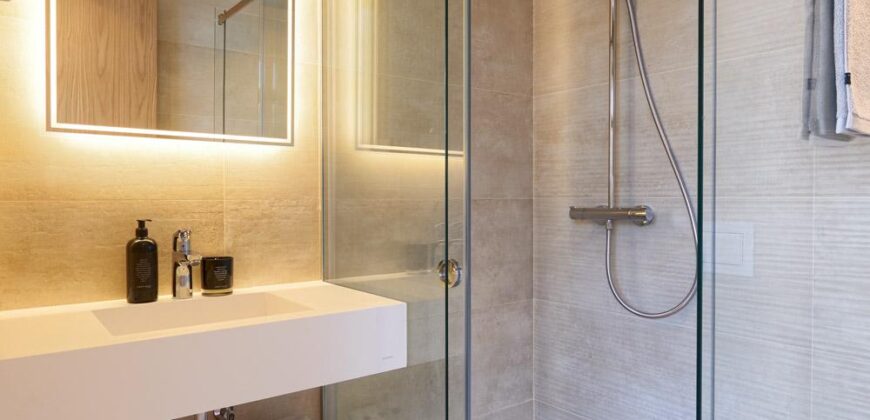 A modern 6-bedroom frontline golf villa located in El Campanario, Estepona East