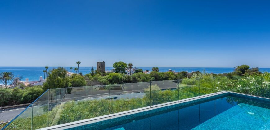 Modern Elegant Villa with Panoramic Sea and Mountain Views in Bahia Dorada, Estepona