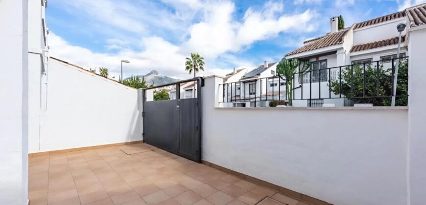 Bright 3-bed townhouse in Los Naranjos Marbella