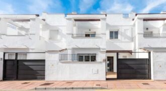 Bright 3-bed townhouse in Los Naranjos Marbella