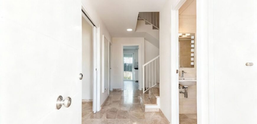 Bright Townhouse in Nueva Andalucía – 1.5 km from the Beach and Puerto Banús