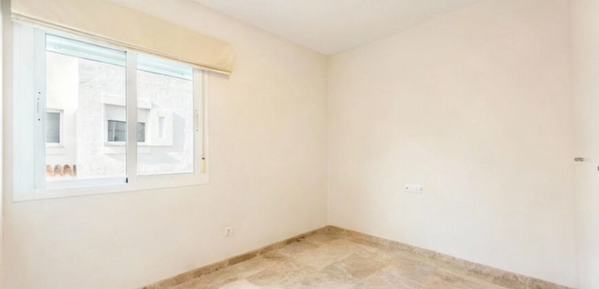 Bright 3-bed townhouse in Los Naranjos Marbella