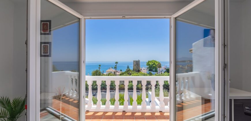 Modern Elegant Villa with Panoramic Sea and Mountain Views in Bahia Dorada, Estepona