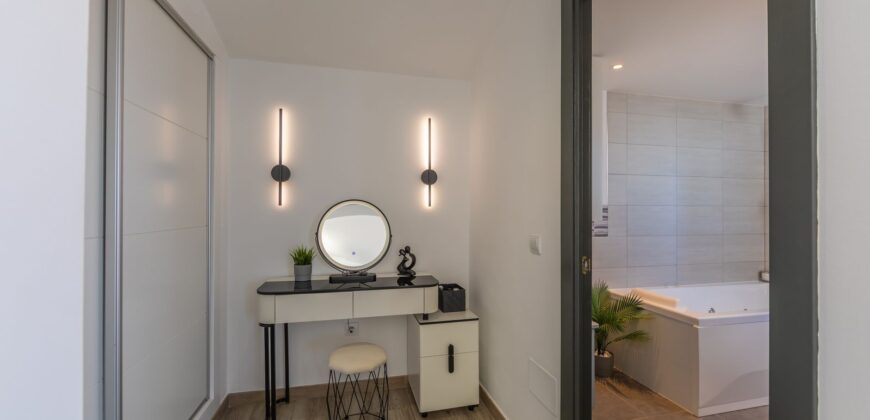 Modern Elegant Villa with Panoramic Sea and Mountain Views in Bahia Dorada, Estepona