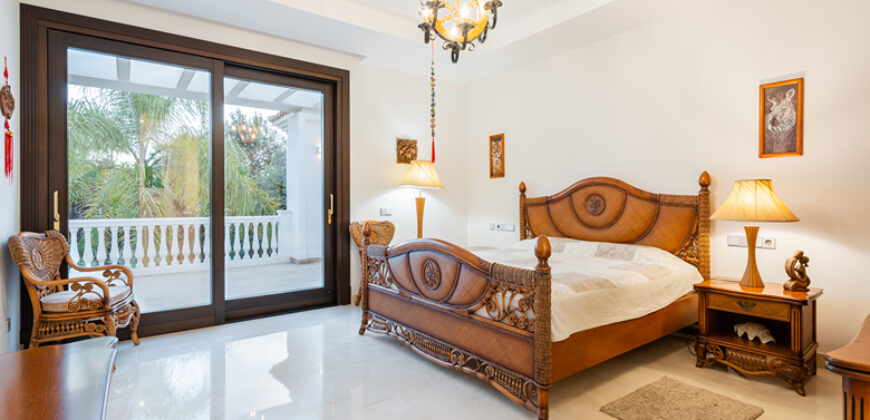 This spectacular newly built villa on the beach, Casasola, Estepona