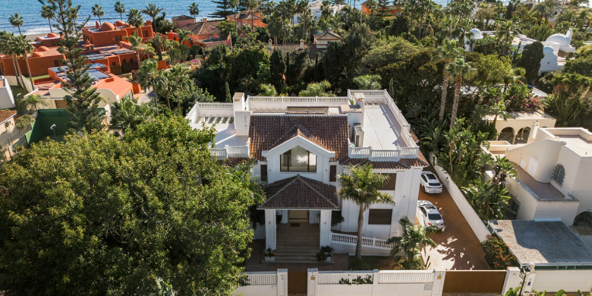 This spectacular newly built villa on the beach, Casasola, Estepona