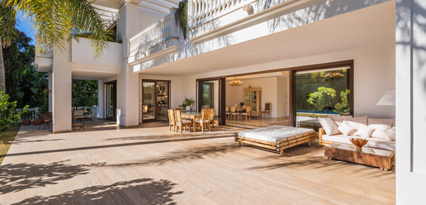 This spectacular newly built villa on the beach, Casasola, Estepona