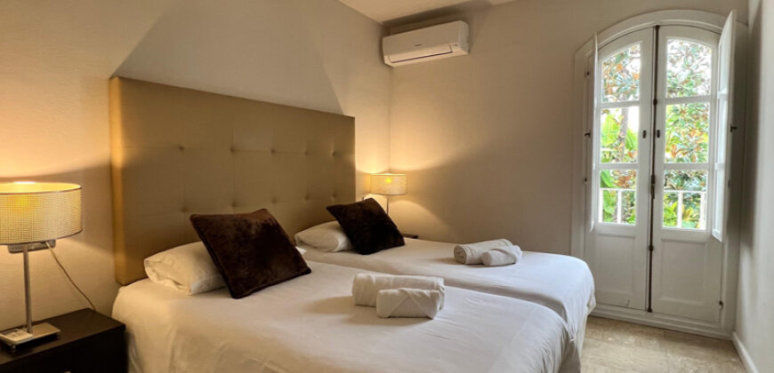 Beautiful 5 bedroom townhouse in El Rodeito, Nueva Andalucía