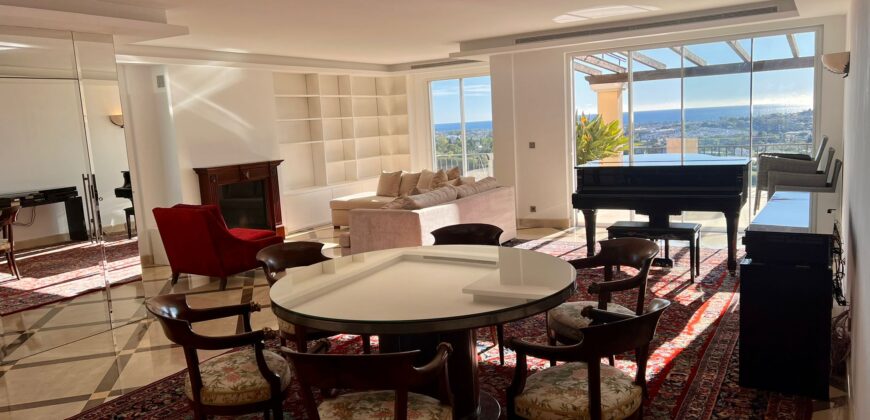 Luxury Penthouse for Sale in Monte Resina, Benahavís