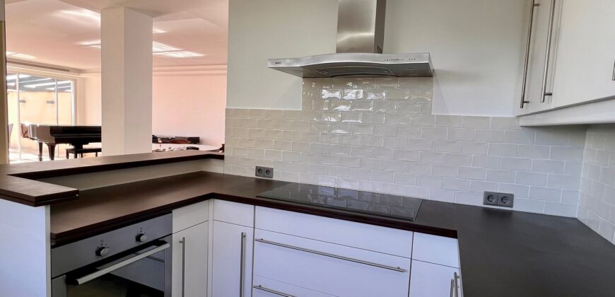 Luxury Penthouse for Sale in Monte Resina, Benahavís