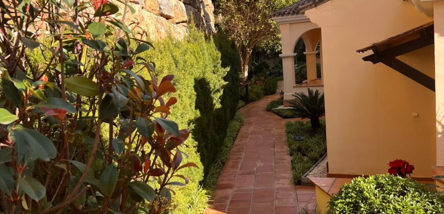 Luxury Penthouse for Sale in Monte Resina, Benahavís