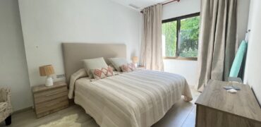 Bright & Spacious 1-Bedroom Apartment with Patio in Gated Community La Brisas, Nueva Andalucia