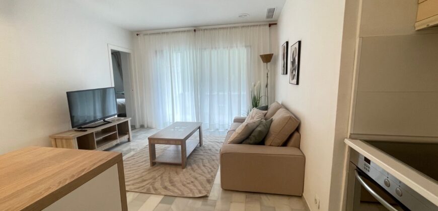 Bright & Spacious 1-Bedroom Apartment with Patio in Gated Community La Brisas, Nueva Andalucia