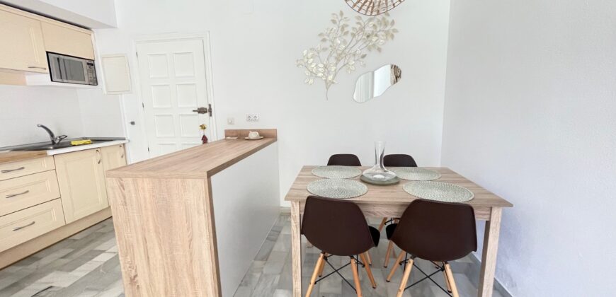 Bright & Spacious 1-Bedroom Apartment with Patio in Gated Community La Brisas, Nueva Andalucia