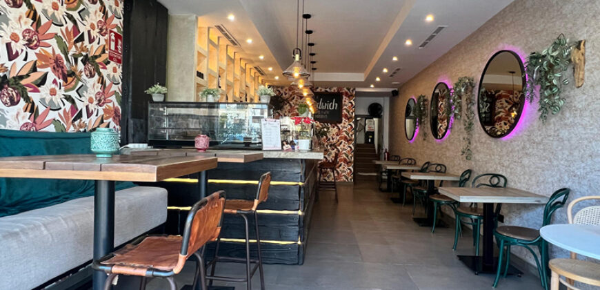 FOR RENT / TRASPASO: Turnkey Cafe in Prime Puerto Banus Location