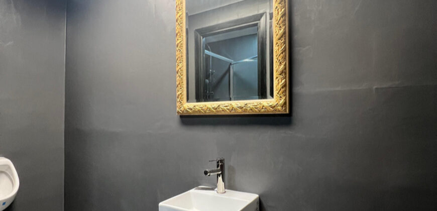 FOR RENT / TRASPASO: Turnkey Cafe in Prime Puerto Banus Location